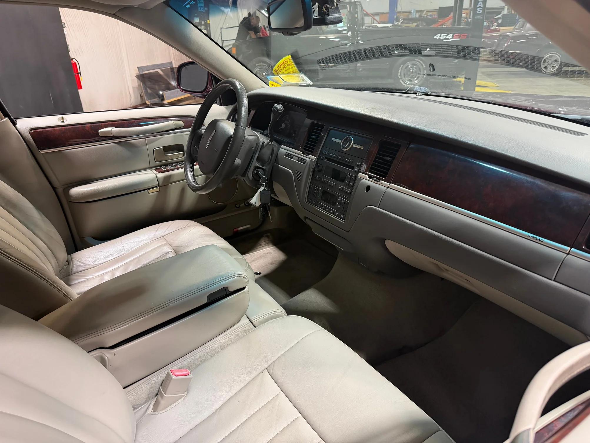 lincoln town car 2006 1LNHM81W56Y647525 image lincoln town car 2006 1LNHM81W56Y647525 image